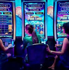 Pengguna mempraktikkan pengelolaan waktu dan anggaran saat bermain slot sebagai bagian dari responsible gaming
